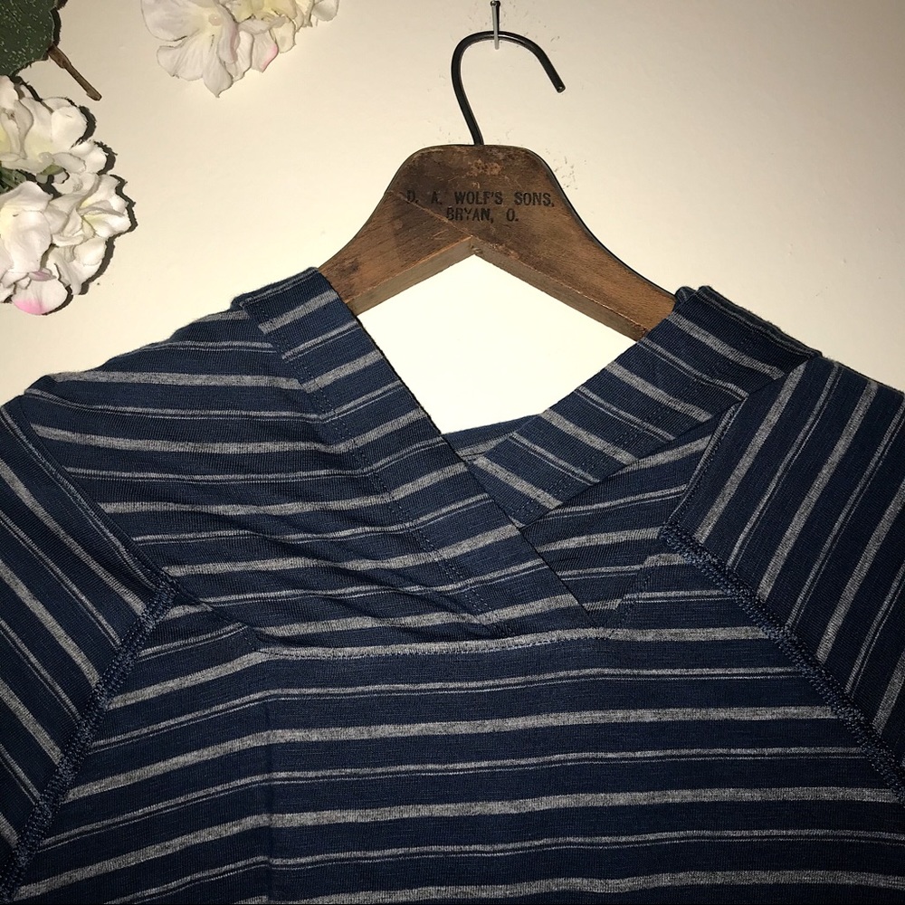 NWOT North Face lightweight hoodie quarter sleeve - Picture 3 of 8